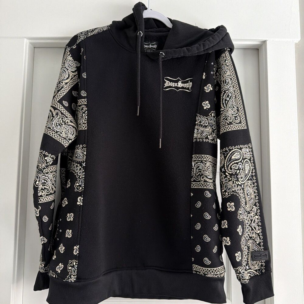 Dogg Supply by Snoop Dogg Men's Paisley Long Sleeve Pullover Hoodie Medium